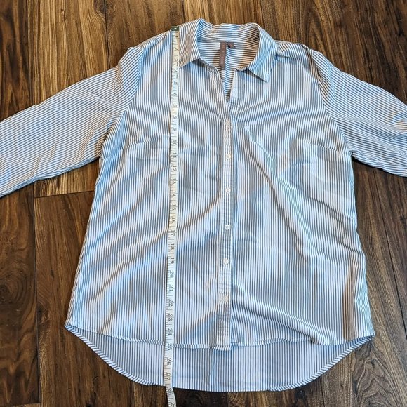 Button Down Blouse L - Picture 9 of 11
